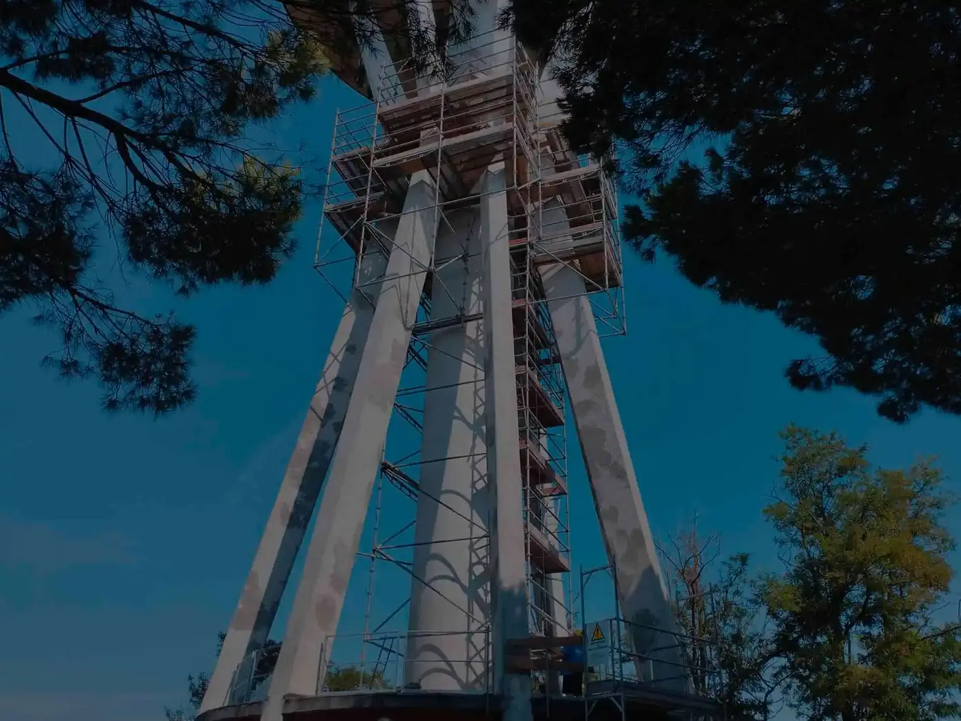 Adeguamento sismico della torre piezometrica – fase di cantiere 10