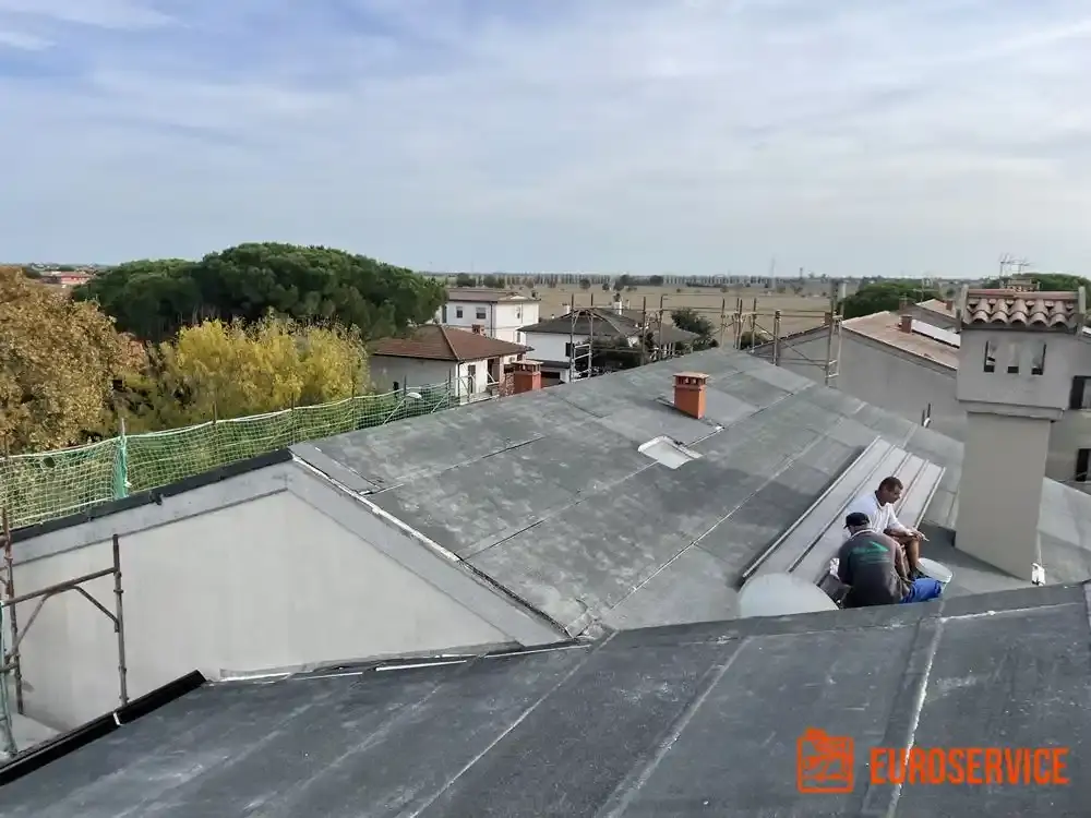 Riqualificazione energetica, copertura e cappotto di condominio – fase di cantiere 3