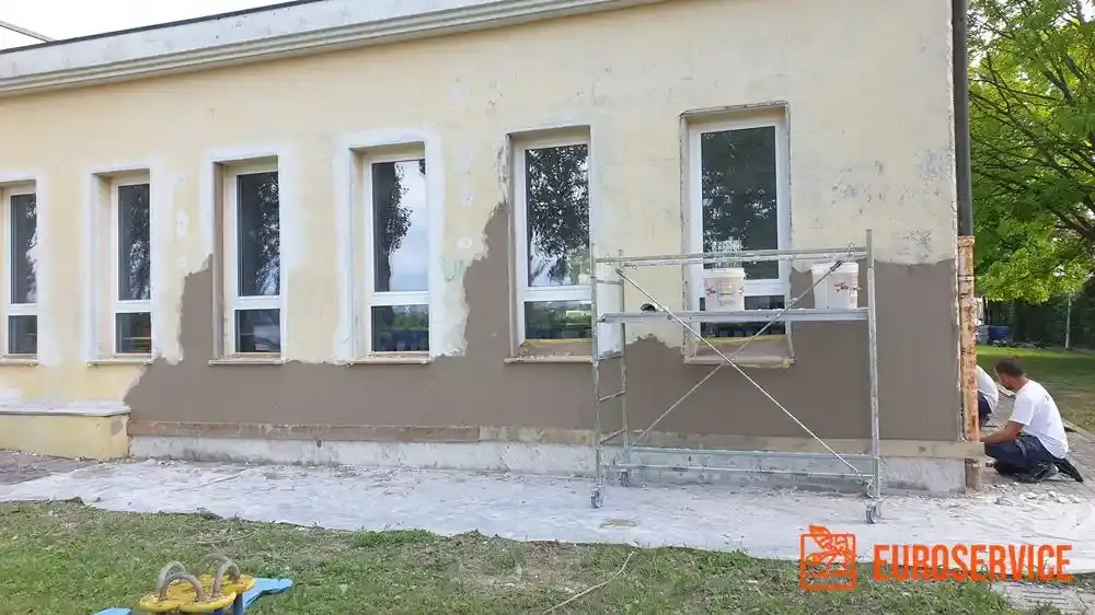 Risanamento e tinteggiatura delle facciate della scuola elementare – fase di cantiere 2