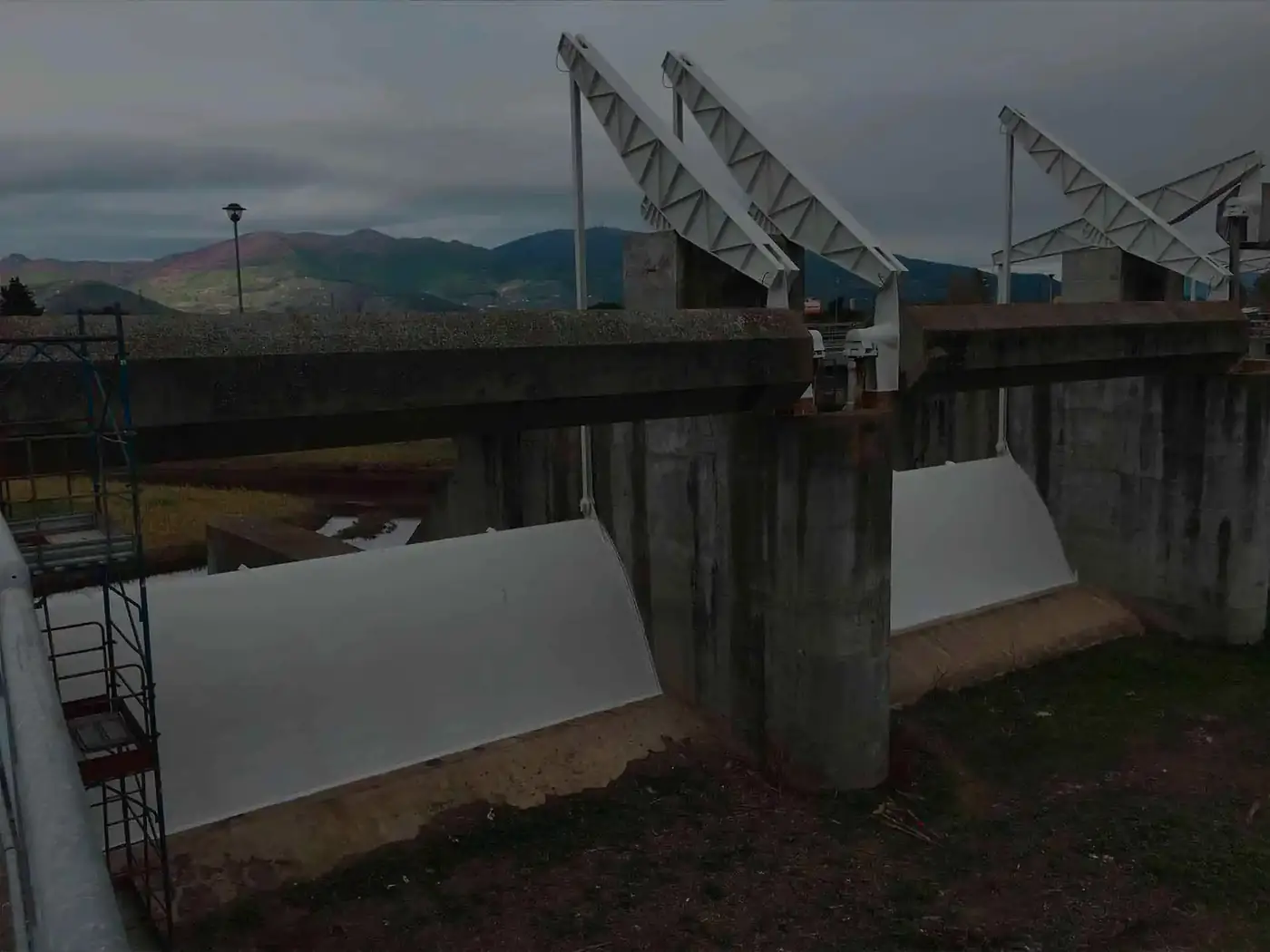 Sabbiatura e verniciatura dello Scolmatore dell'Arno – fase di cantiere 4