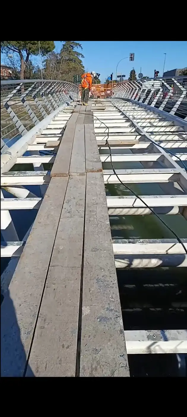Verniciatura del ponte Calatrava ad Adria – fase di cantiere 9